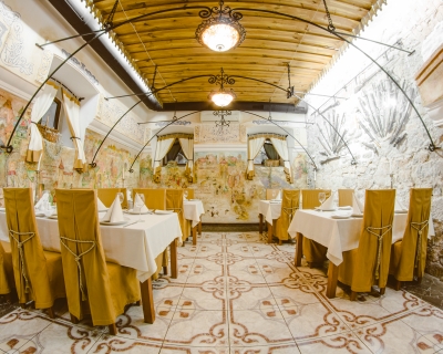 Кавказский ресторан в Царских Конюшнях в Ялте, фото 1